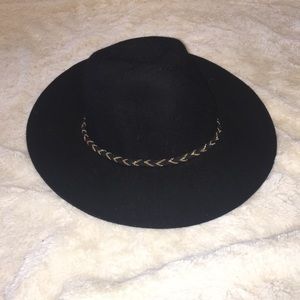 Women’s black wool floppy/wide brim hat